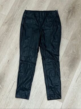 eesome Black Faux Leather Skinny Pants